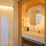 Madison Hotel